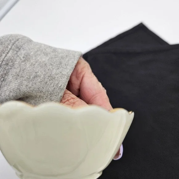 Vintage Discontinued Lenox Ring Holder Scalloped Edge Trimmed In Gold - Picture 5 of 6